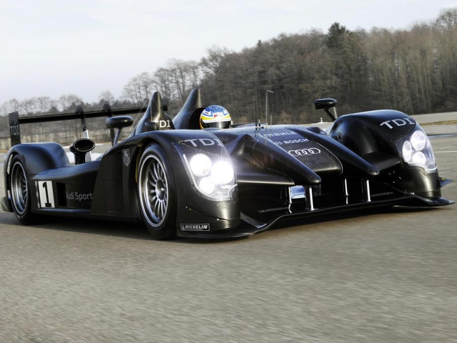  Audi R15 TDI Plus 2010 года  (фото 27 из 40)